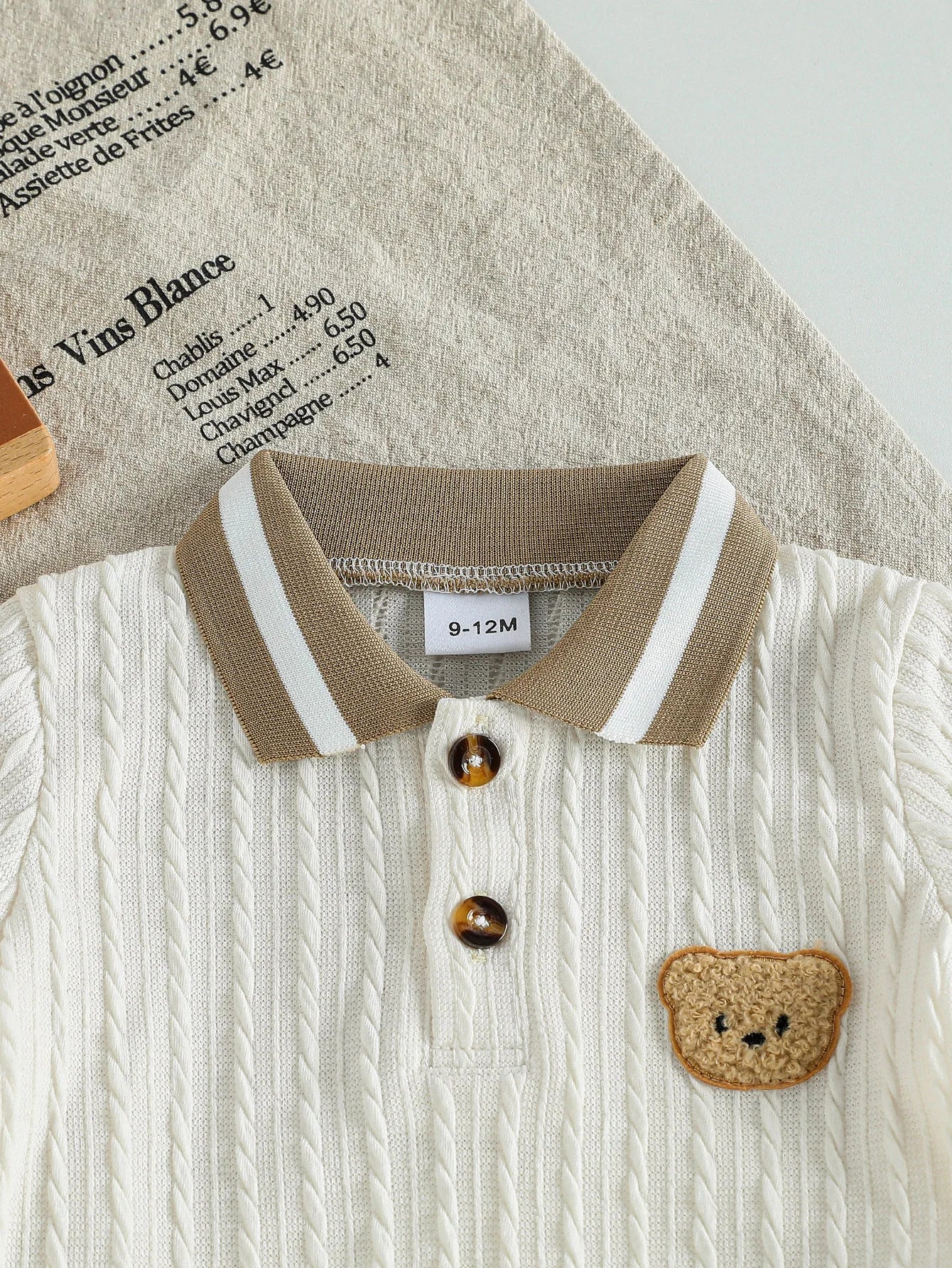 Summer Baby Boy Short-Sleeved Top + Shorts Two-Piece Set, Suitable for Casual Outings and Play, the Cartoon Bear Shows Off the Baby's Cuteness