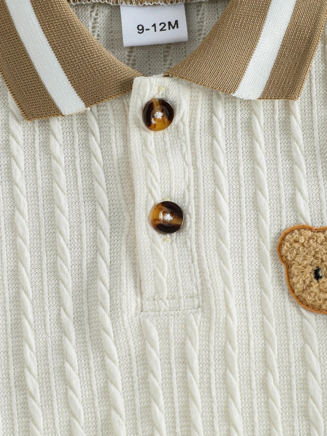Summer Baby Boy Short-Sleeved Top + Shorts Two-Piece Set, Suitable for Casual Outings and Play, the Cartoon Bear Shows Off the Baby's Cuteness